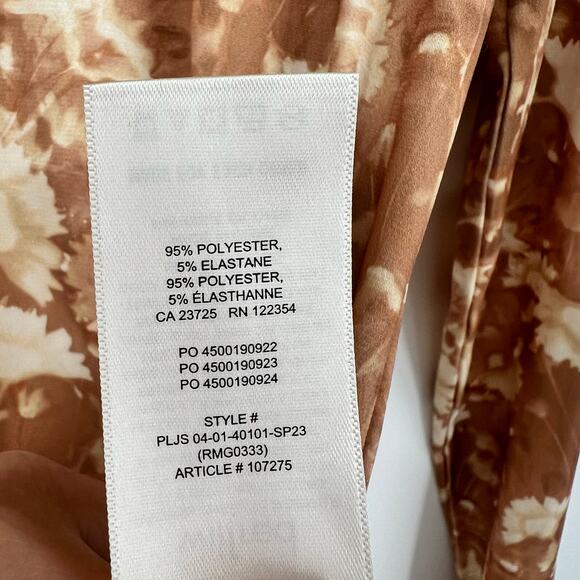 Aritzia Wilfred hour longsleeve brown cream exclusive design stretch size medium - Picture 7 of 8